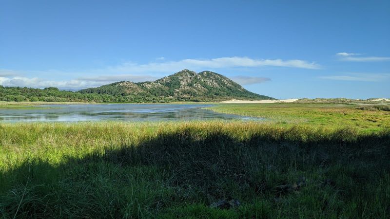 Monte y Laguna de Louro